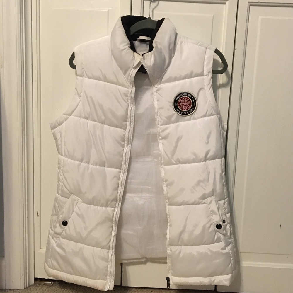 Madden Girl medium puffy white vest